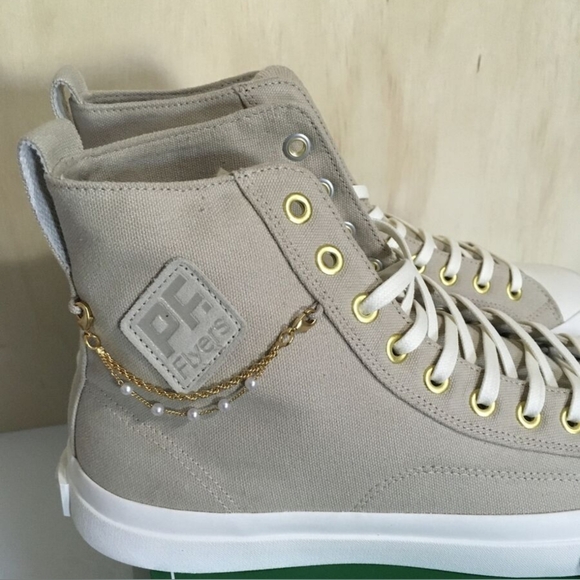 PF Flyers with removable chain size 7.8 new - Picture 1 of 11